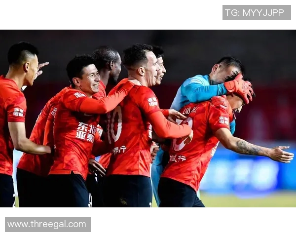 恒大与华夏幸福足协对决引发关注球迷期待精彩赛事展现球队实力