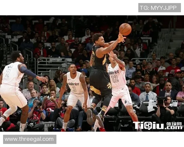 火箭队与猛龙队激战11月15日NBA精彩对决引发球迷热议